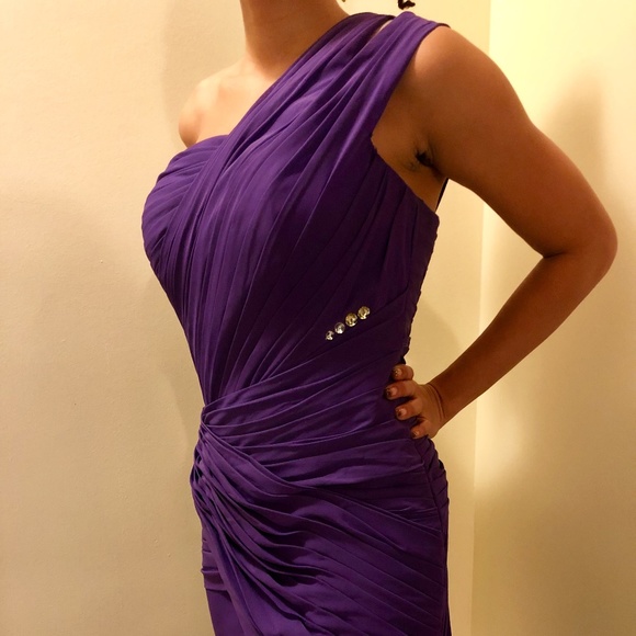 Beautiful evening gown - Picture 1 of 3